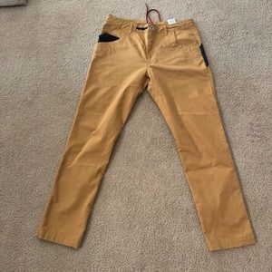 Adidas five ten pants size 34/32 tan